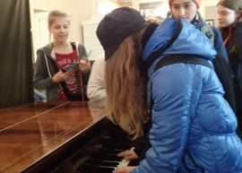 Mogliśmy spróbować sił w grze na fortepianie.